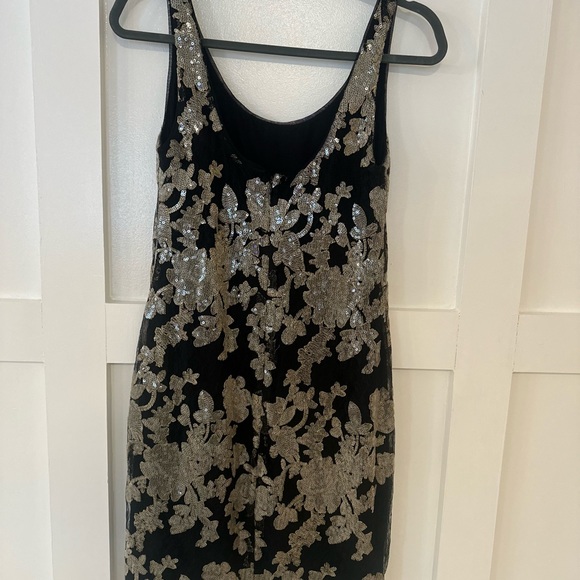 Embellished dress - Picture 2 of 6